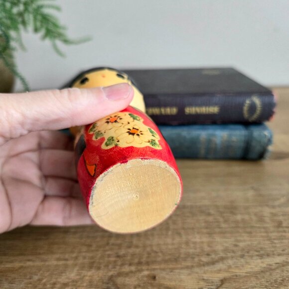 Vintage Japanese Kokeshi Carved Wooden Doll Kimono Floral Design Toy - Picture 5 of 7